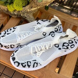 Shen White and Black leopard print Athletic Shoes
